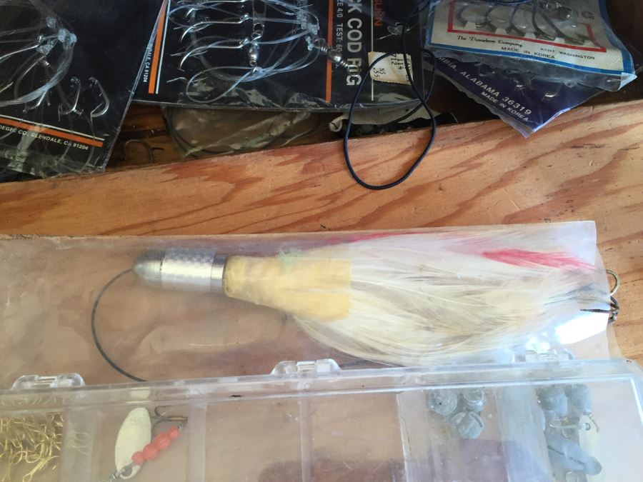 Huge Fishing Lot With Salt Walter And Fresh Water Lures, Reels, Tackle Box, Pole, Net And Accessories [Photo 39]