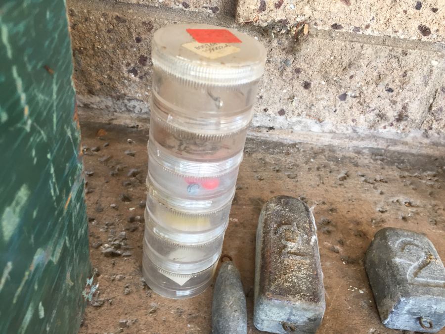 Huge Fishing Lot With Salt Walter And Fresh Water Lures, Reels, Tackle Box, Pole, Net And Accessories [Photo 25]