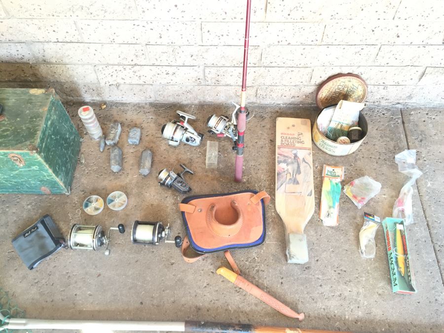Huge Fishing Lot With Salt Walter And Fresh Water Lures, Reels, Tackle Box, Pole, Net And Accessories [Photo 5]
