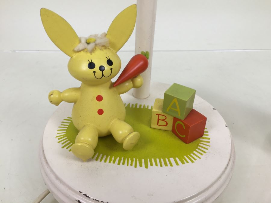 Vintage Wooden Bunny Table Lamp [Photo 5]