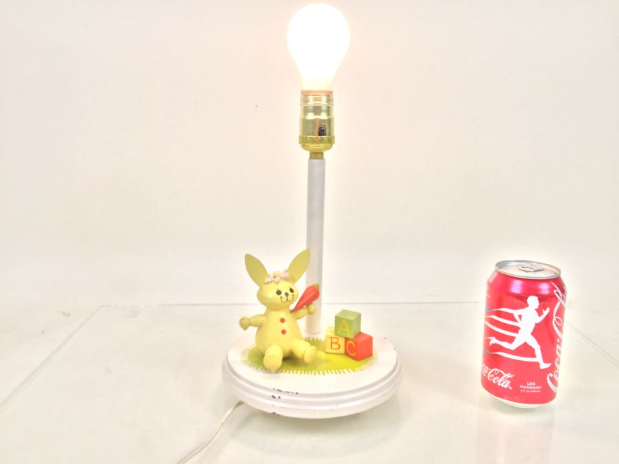 Vintage Wooden Bunny Table Lamp [Photo 3]