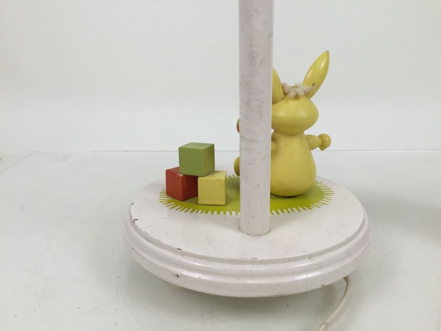 Vintage Wooden Bunny Table Lamp [Photo 8]
