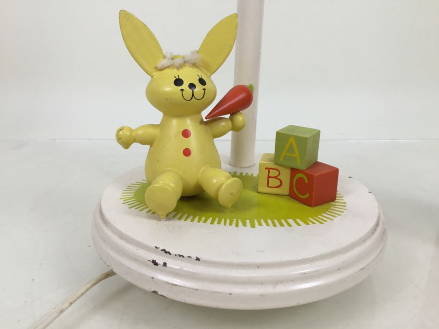 Vintage Wooden Bunny Table Lamp [Photo 4]