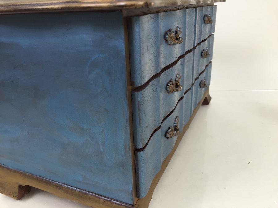Vintage Blue And Gold Jewelry Box [Photo 8]