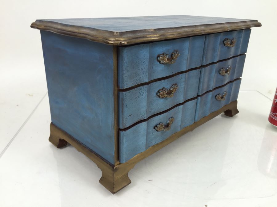 Vintage Blue And Gold Jewelry Box [Photo 2]