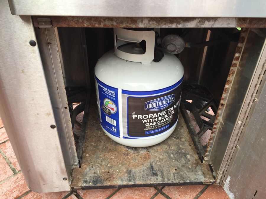 Vermont Castings Outdoor Gas Grill [Photo 15]