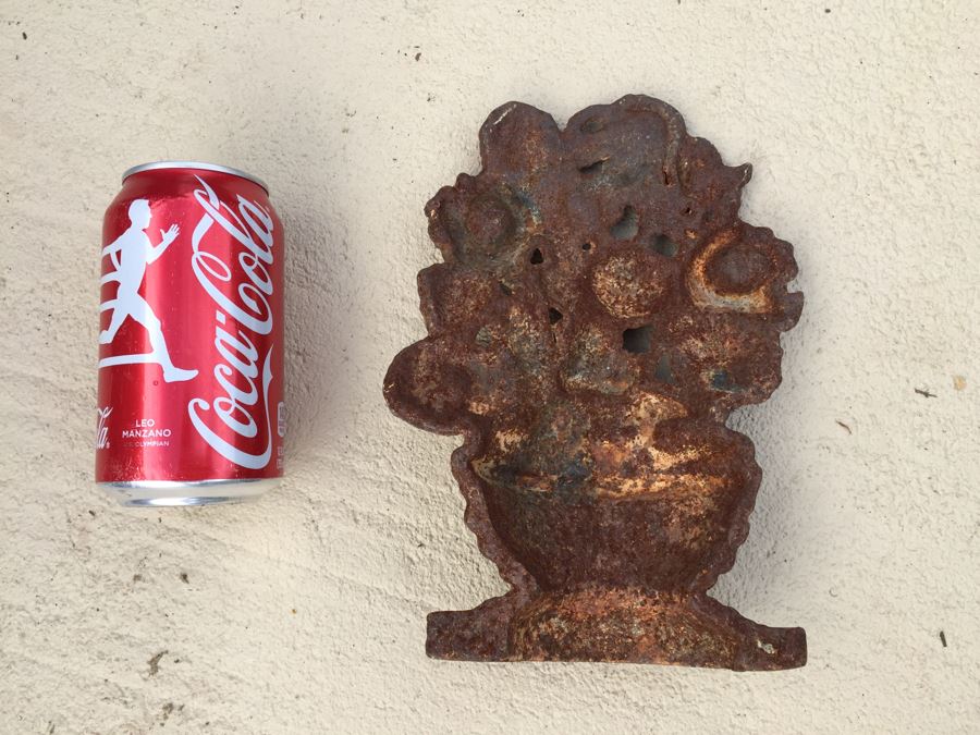 Metal Door Stop With Floral Motif [Photo 3]