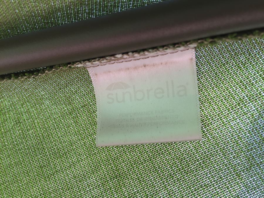 Outdoor Patio Umbrella Sunbrella [Photo 6]
