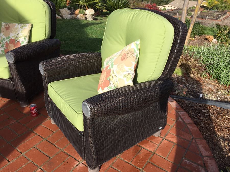 Pair Of La Z Boy Reclining Outdoor Patio Chairs [Photo 5]