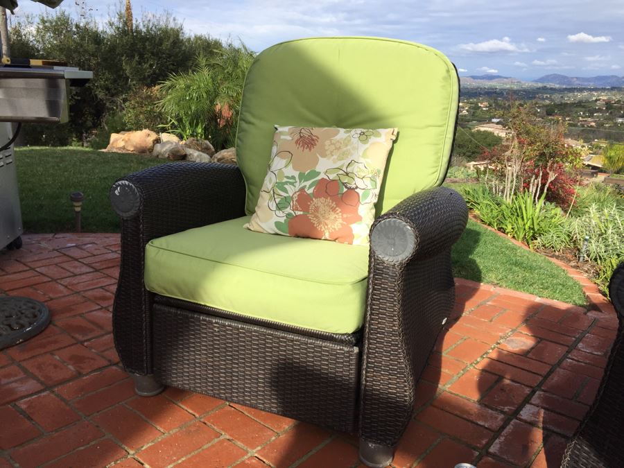 Pair Of La Z Boy Reclining Outdoor Patio Chairs [Photo 7]