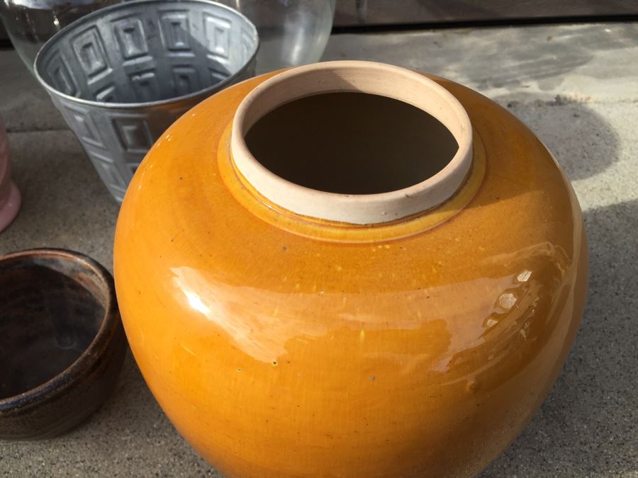 Pottery, Vase And Votive Lot [Photo 4]