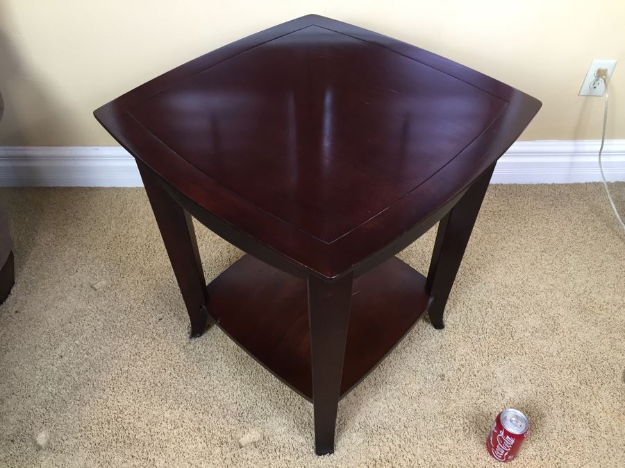 2-Tier Wooden Side Table [Photo 3]