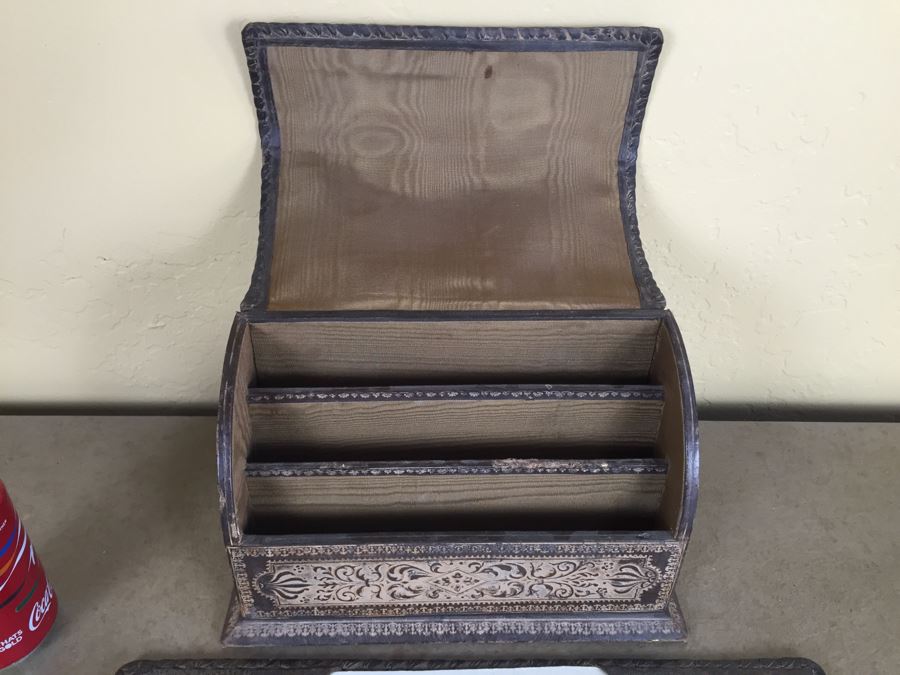 Elegant 3-Piece Tooled Leather Desk Set [Photo 3]