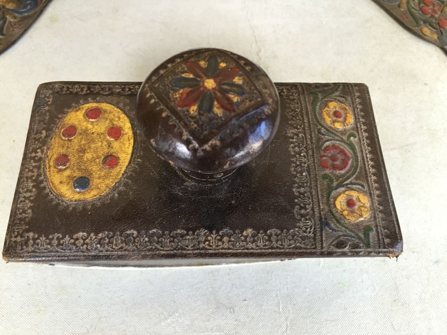 Elegant 3-Piece Tooled Leather Desk Set [Photo 6]