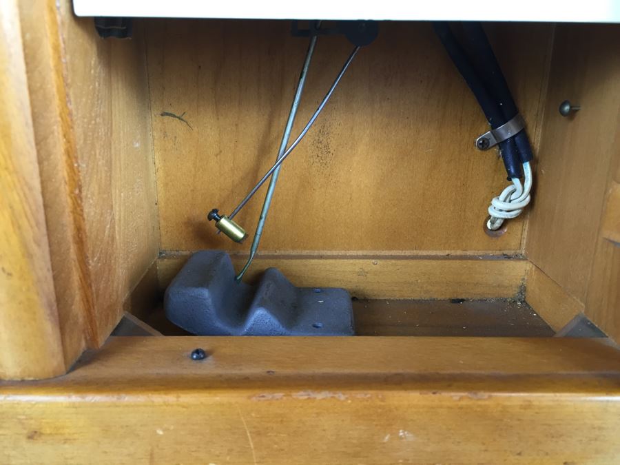 Seth Thomas Steeple Mantle Electric Clock Model No. E512-004 Working [Photo 10]