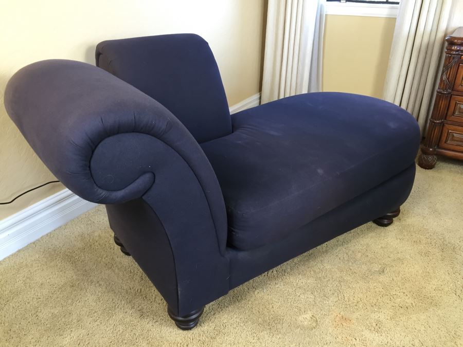 Chaise Sofa Feinting Couch With Throw Pillows And Fabric Cover [Photo 1]