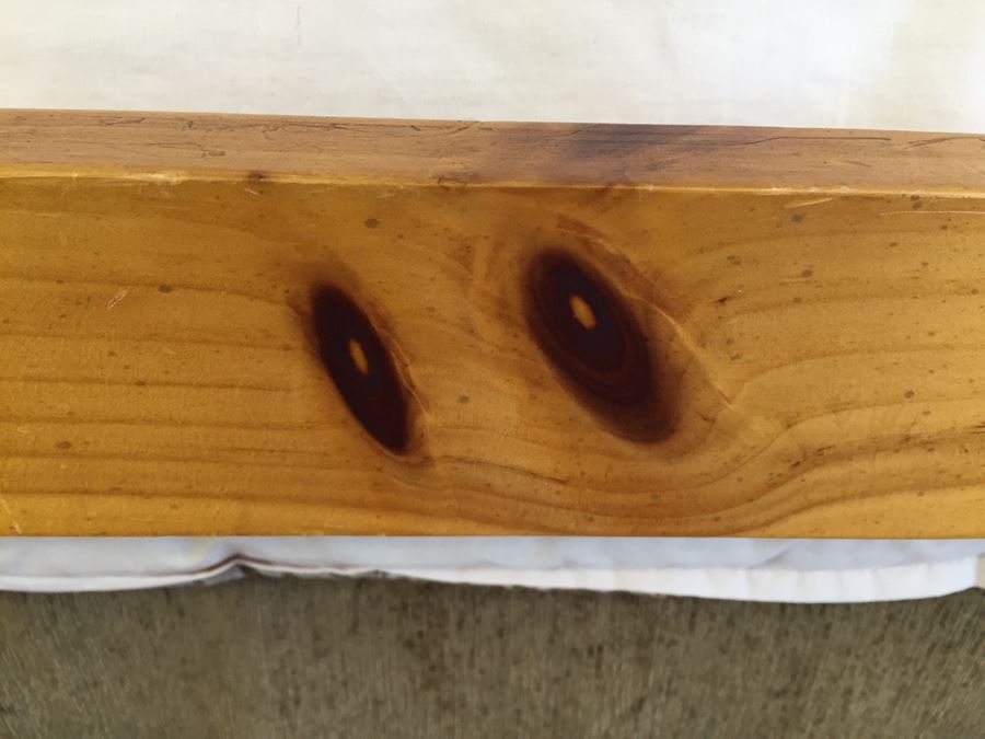 Beautiful Turned Pine Four-Poster Bed With Regency Mattress, Linens And Pillows [Photo 7]