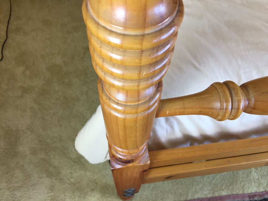 Beautiful Turned Pine Four-Poster Bed With Regency Mattress, Linens And Pillows [Photo 12]