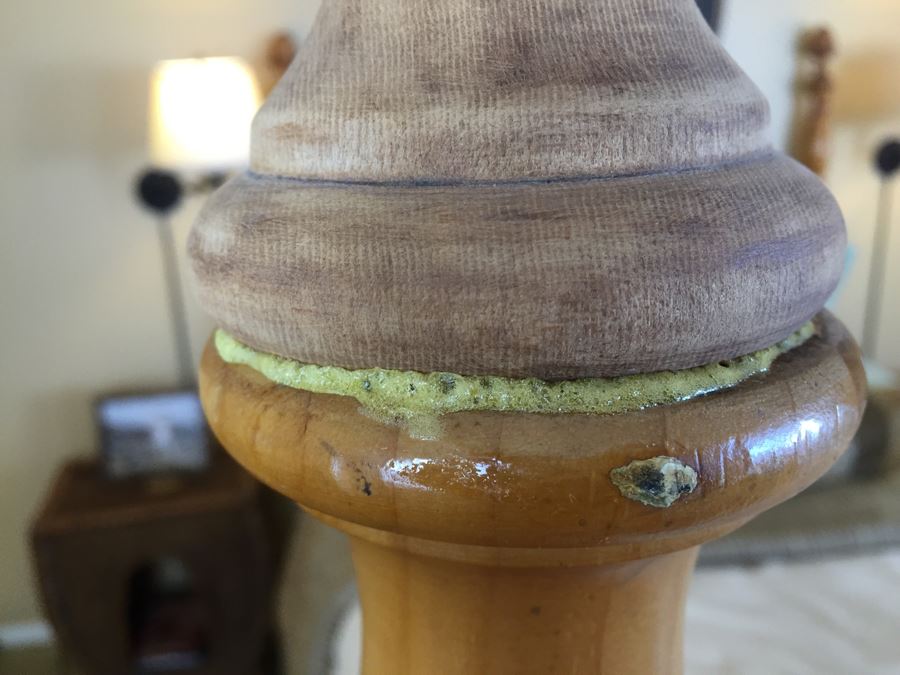 Beautiful Turned Pine Four-Poster Bed With Regency Mattress, Linens And Pillows [Photo 11]