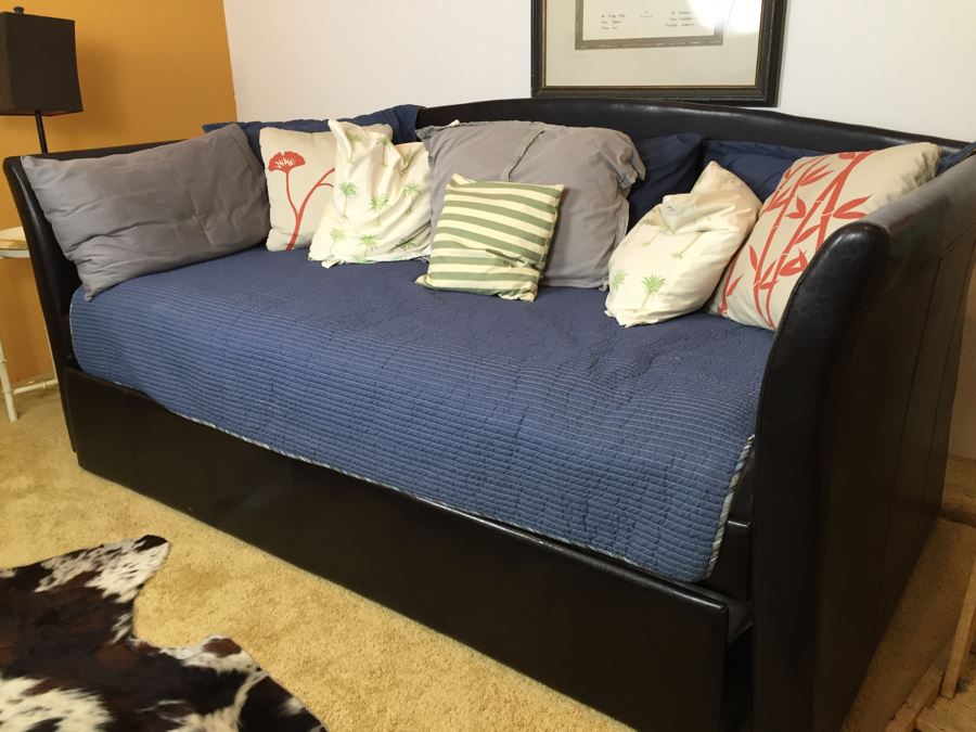 Day Bed With Trundle Plus Accent Pillows And Bedding [Photo 6]