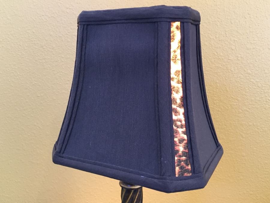 Contemporary Table Lamp [Photo 3]