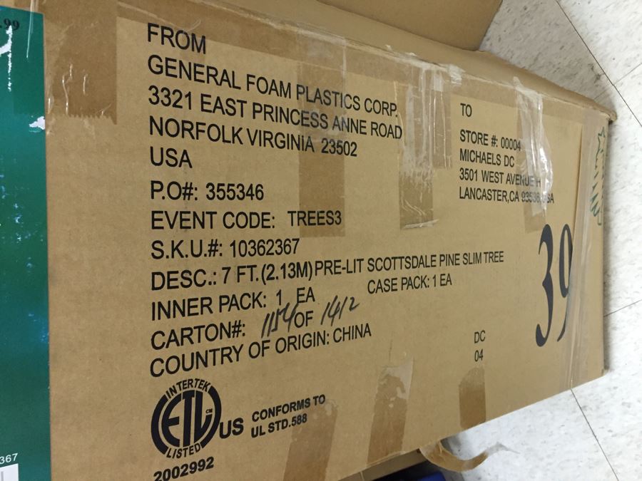 7 Ft Pre-Lit Scottsdale Pine Artificial Christmas Tree [Photo 5]