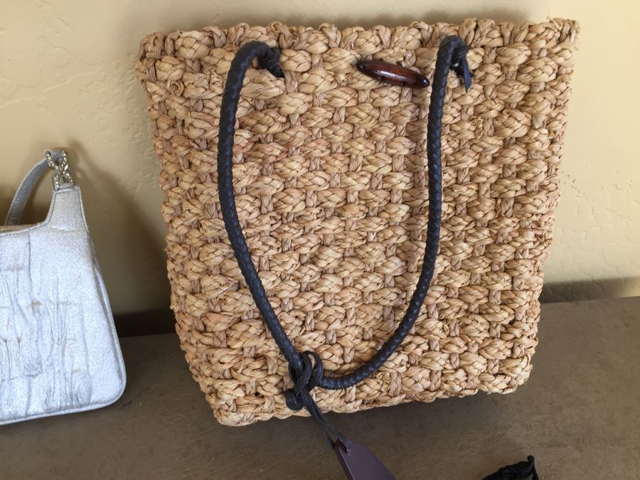 Women's Handbag Lot [Photo 8]