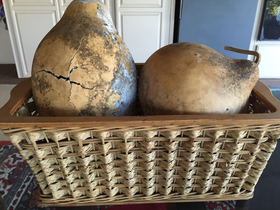 7-Piece Home Decor Lot With Baskets, Gourds And Straw Apples [Photo 9]