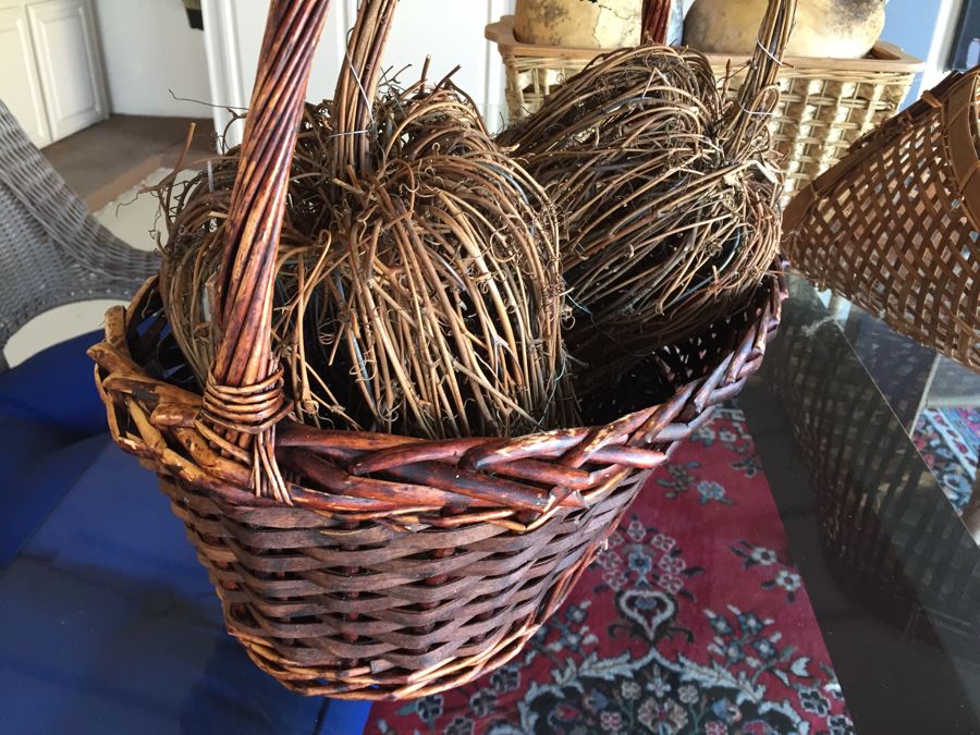 7-Piece Home Decor Lot With Baskets, Gourds And Straw Apples [Photo 5]