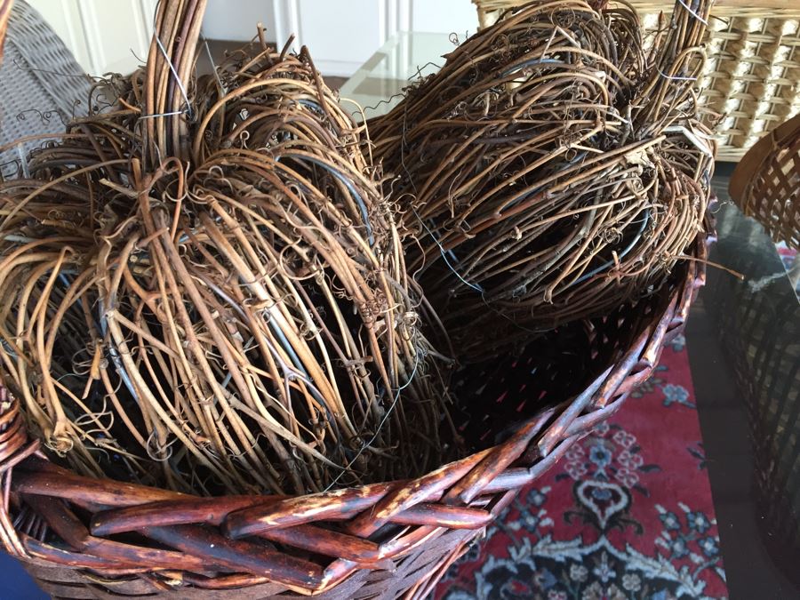 7-Piece Home Decor Lot With Baskets, Gourds And Straw Apples [Photo 3]