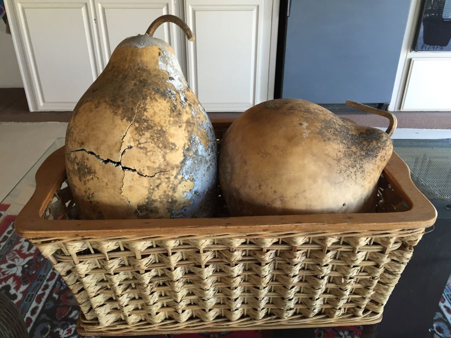7-Piece Home Decor Lot With Baskets, Gourds And Straw Apples [Photo 8]
