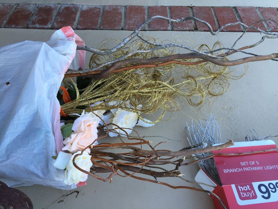 Home Decor Lot [Photo 2]