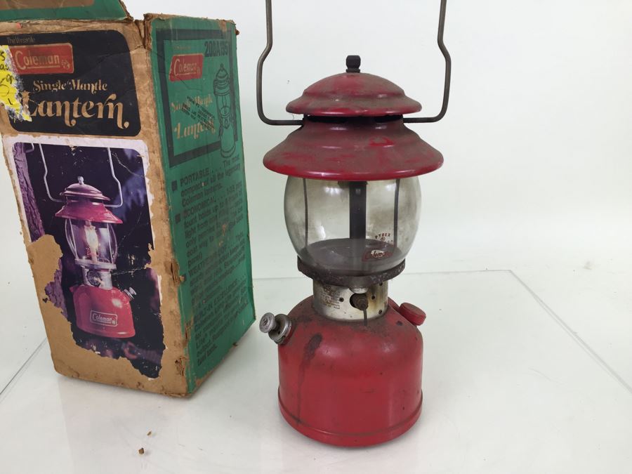 Vintage 1976 Coleman Lantern With Pyrex Glass And Original Box [Photo 9]