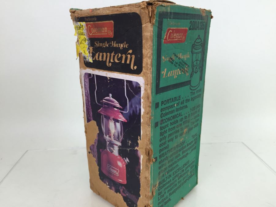 Vintage 1976 Coleman Lantern With Pyrex Glass And Original Box [Photo 5]