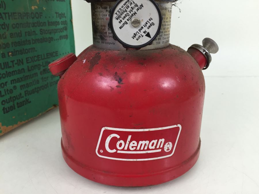 Vintage 1976 Coleman Lantern With Pyrex Glass And Original Box