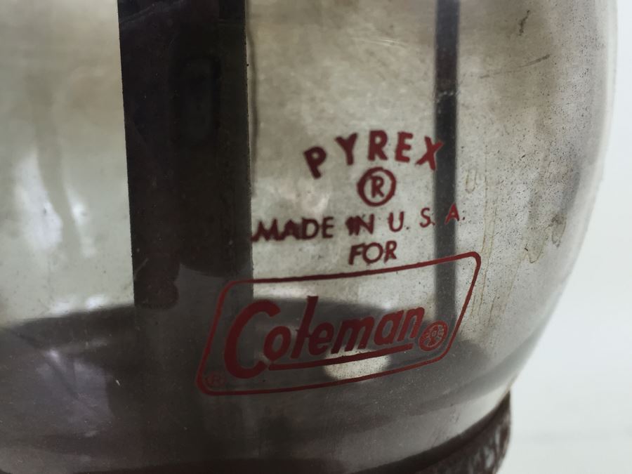 Vintage 1976 Coleman Lantern With Pyrex Glass And Original Box [Photo 3]