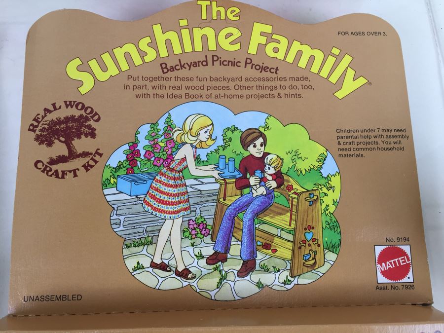 (4) The Sunshine Family Toys: Nursery Craft Kit, Camping Craft Kit, Backyard Picnic Project And Playroom Project By Mattel New In Box Vintage 1975 [Photo 10]