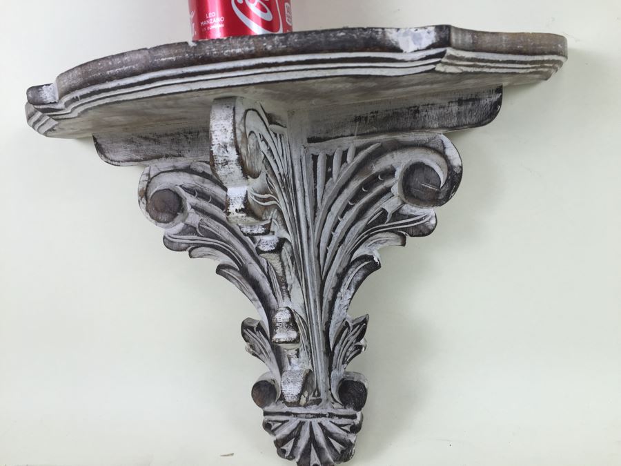 Decorative White Wall Shelf [Photo 5]