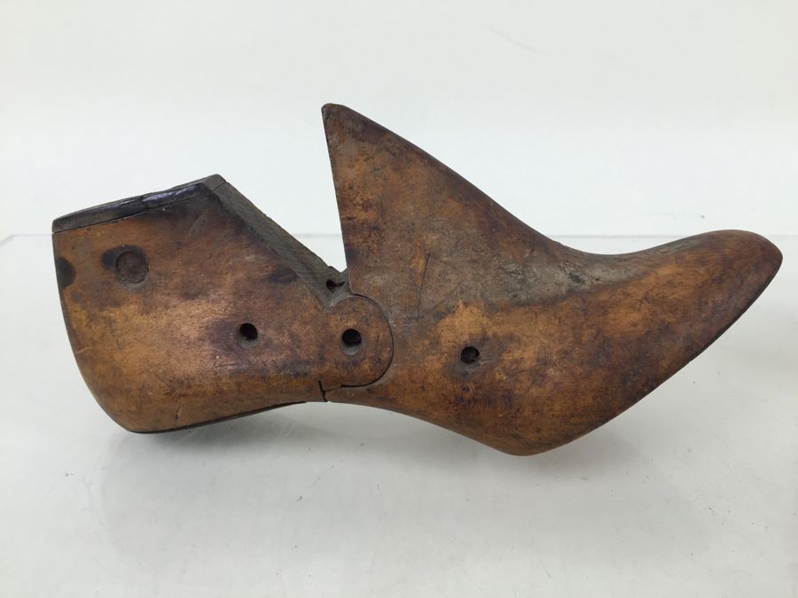 Old Hard Wood Shoe Form [Photo 2]