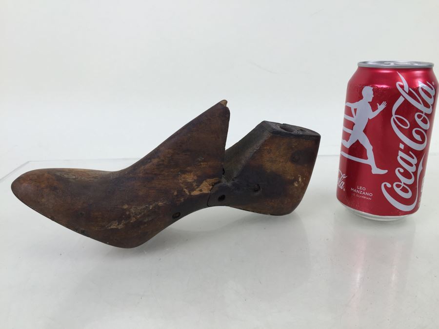 Old Hard Wood Shoe Form [Photo 1]