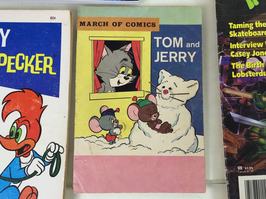 Various Comic Books And Books Including Teenage Mutant Ninja Turtles And Mighty Morphin Power Rangers [Photo 14]