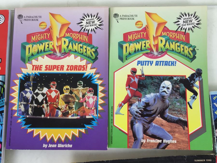 Various Comic Books And Books Including Teenage Mutant Ninja Turtles And Mighty Morphin Power Rangers [Photo 12]