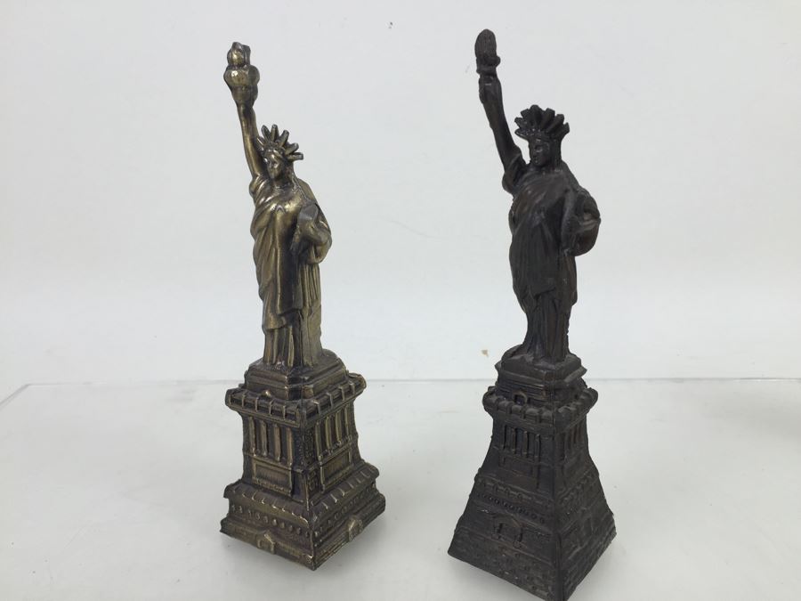 Pair Of Metal Tourist Statue Of Liberty Statues [Photo 2]