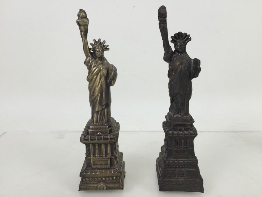 Pair Of Metal Tourist Statue Of Liberty Statues [Photo 4]
