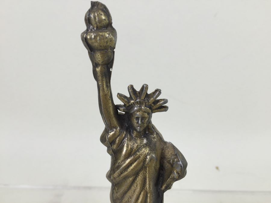 Pair Of Metal Tourist Statue Of Liberty Statues [Photo 5]