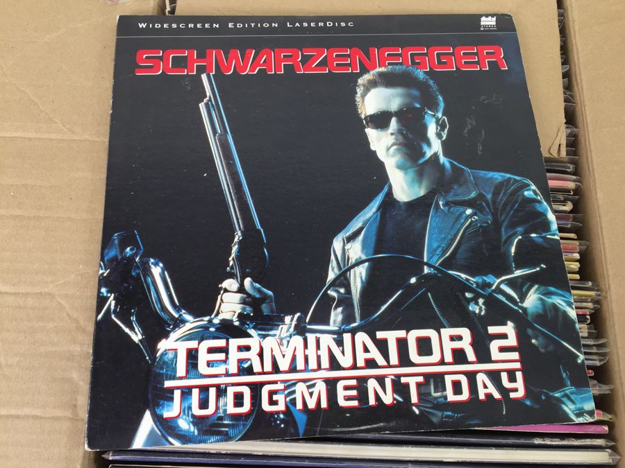 Box Filled With Vintage Laser Discs Videodiscs: Aliens, Ghost, Dirty Dancing Watch Classic Movies In Vintage Fidelity [Photo 16]