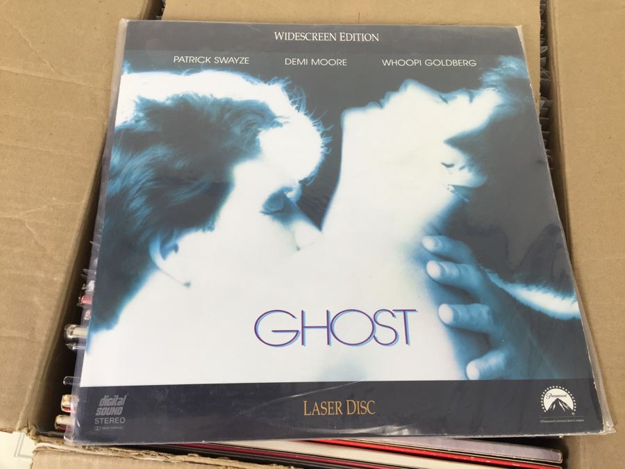 Box Filled With Vintage Laser Discs Videodiscs: Aliens, Ghost, Dirty Dancing Watch Classic Movies In Vintage Fidelity [Photo 12]