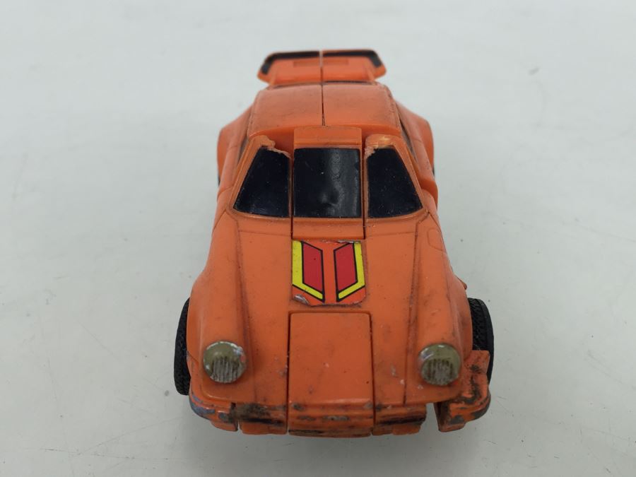 Gold Transformers Autobot Bumblebee Volkswagen Beetle 1985 Hasbro (Great Condition) And 1984 Bandai Transformer (Poor Condition) [Photo 9]