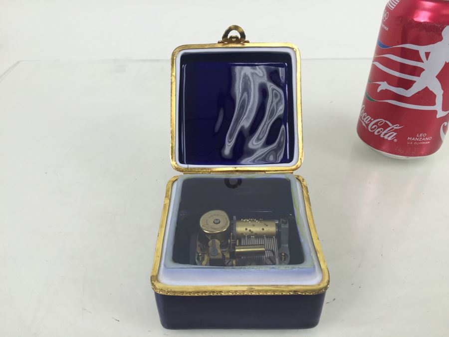 Limoges France Cobalt Blue And Gold Music Box [Photo 3]
