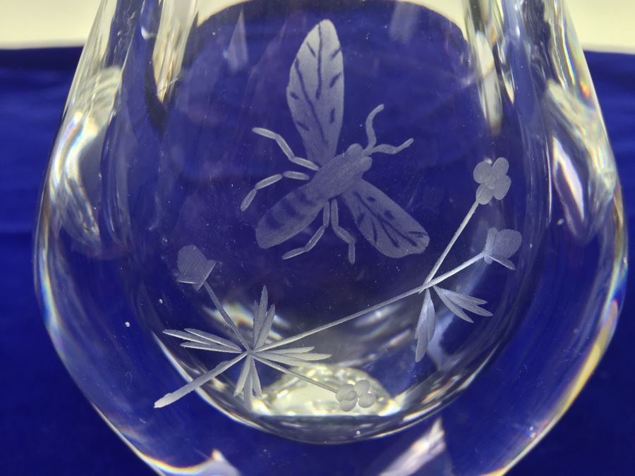 Orrefors Swedish Crystal Etched Vase With Bee And Floral Motif [Photo 2]